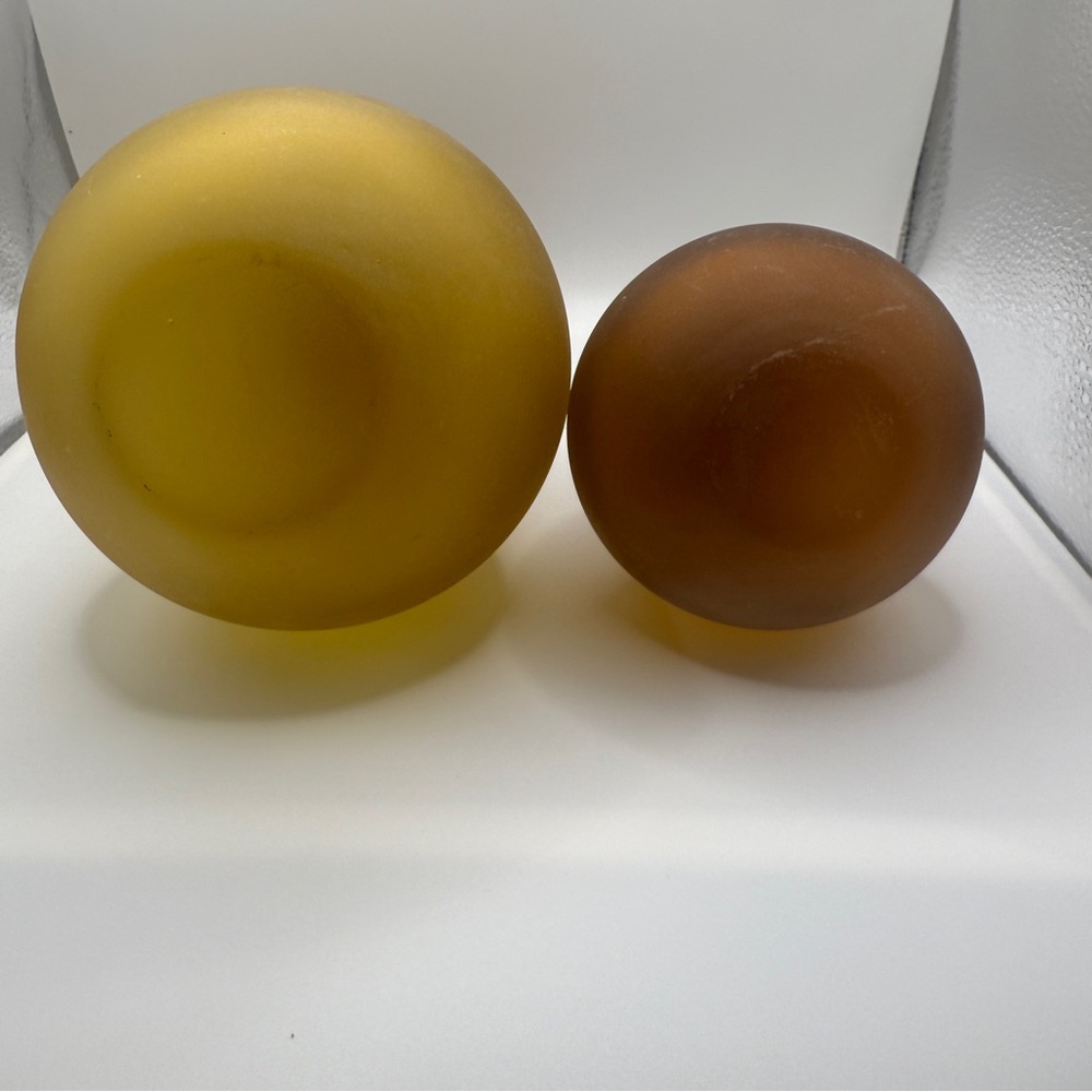 Elegant Glass Pear Sculpture Set - Amber and rust

Art deco - Picture 3 of 8